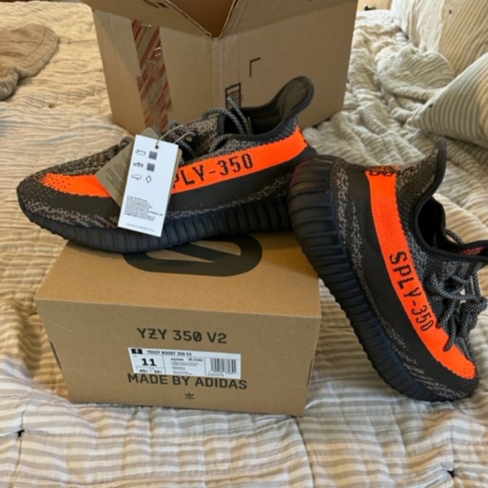 YEEZY BOOST 350 V2 'CARBON BELUGA' size 11
